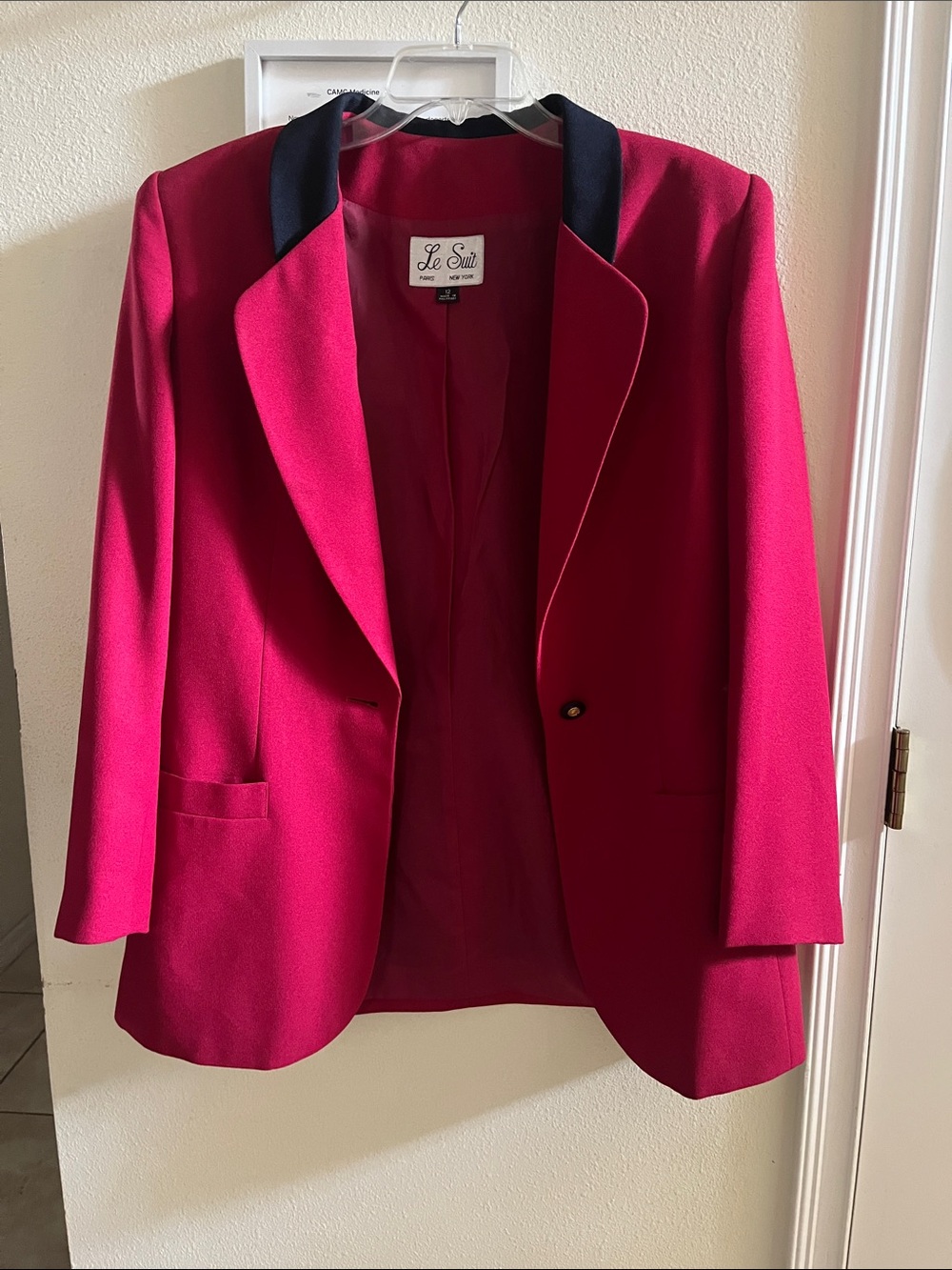 Le Suit Women's Hot Pink Blazer with Black Collar
